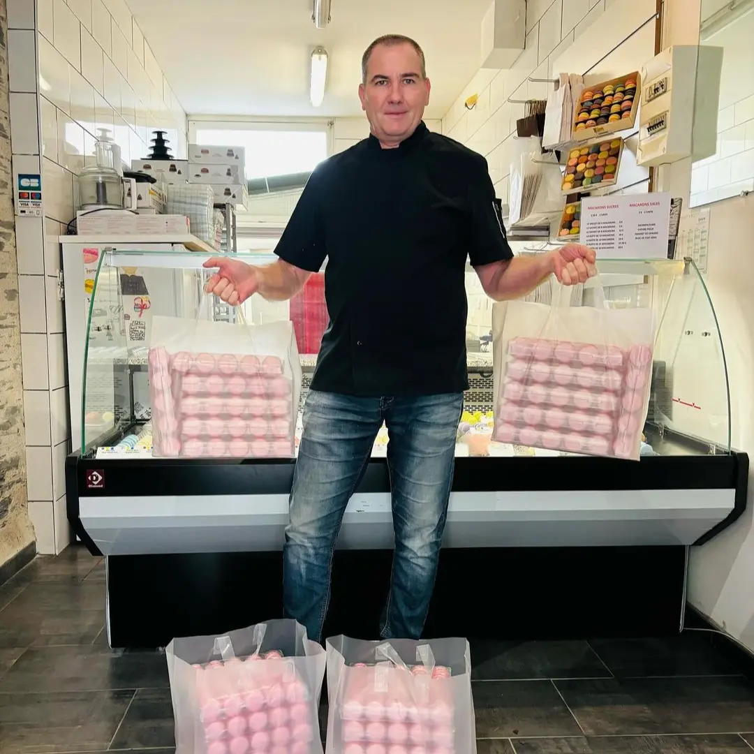 Les macarons Hottekiet | don octobre rose